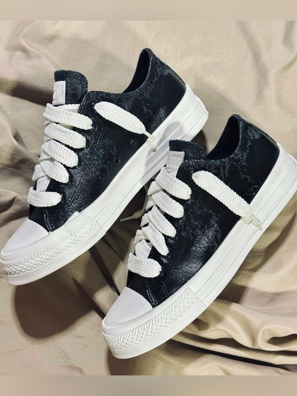 Converse Chuck Taylor All Star Throwback Low Waxed Denim Black White size 11 NEW